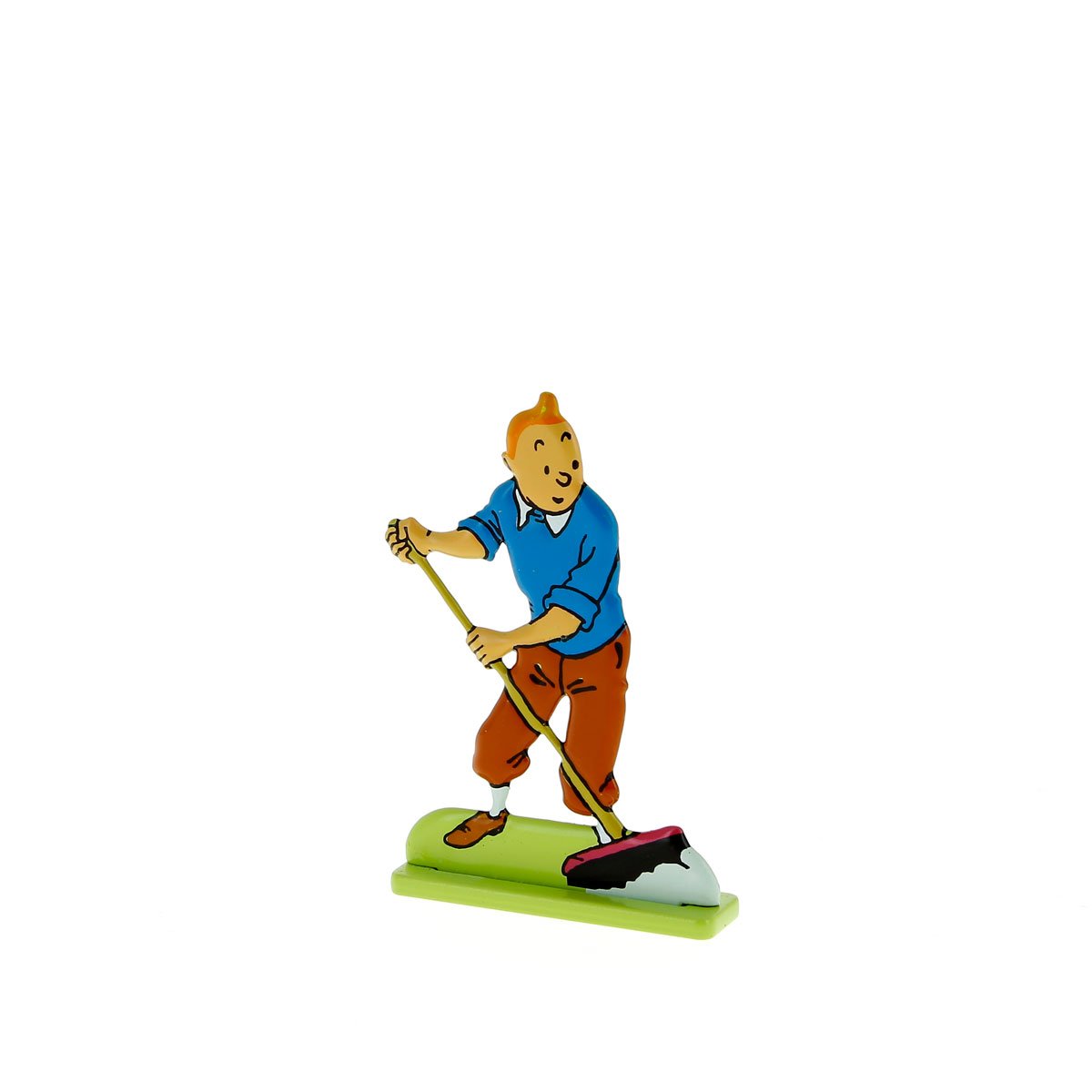 Tintin sweeping up
